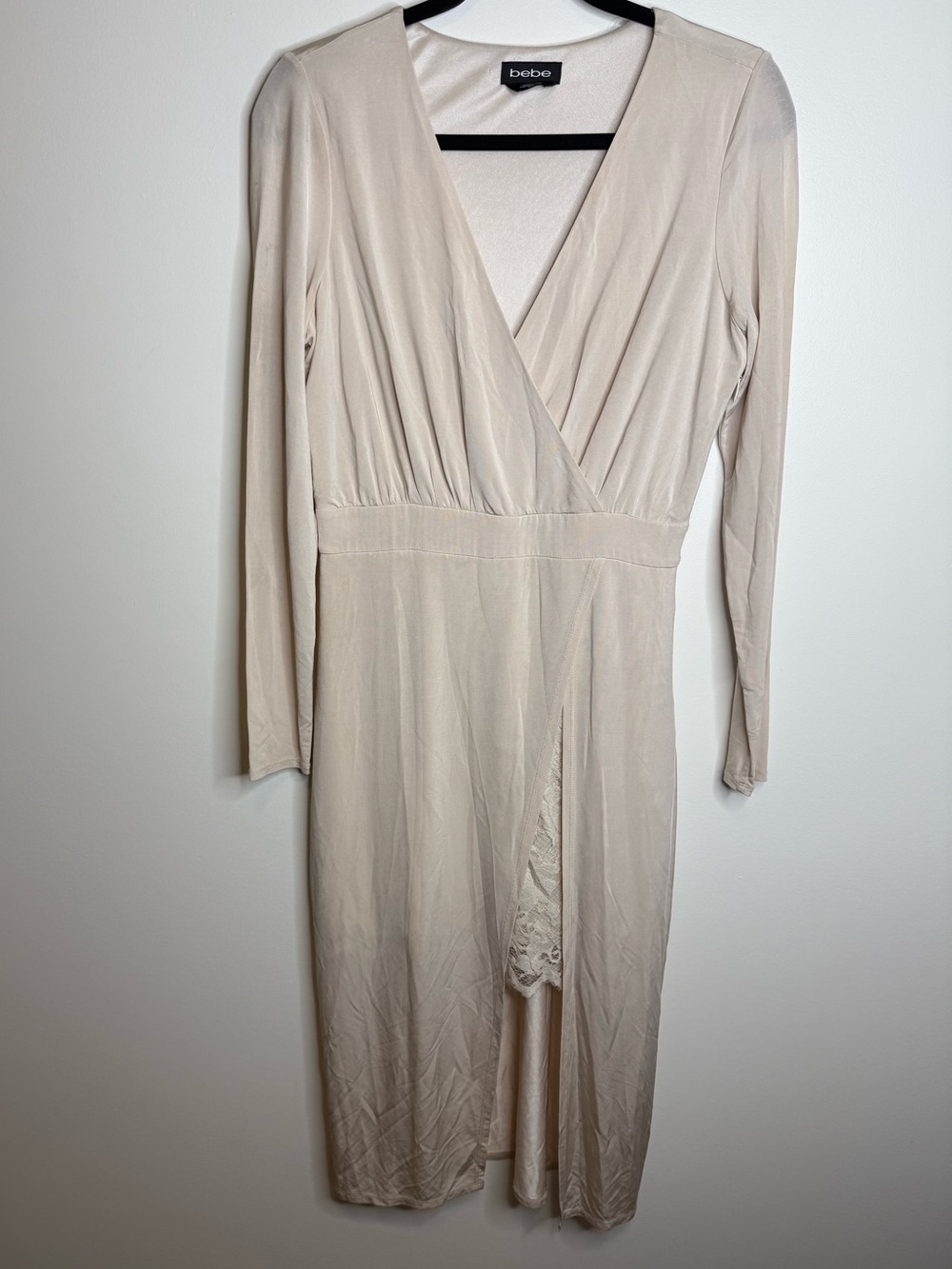 bebe Neutral Cream V-Neck Long Sleeve Wrap Dress size medium